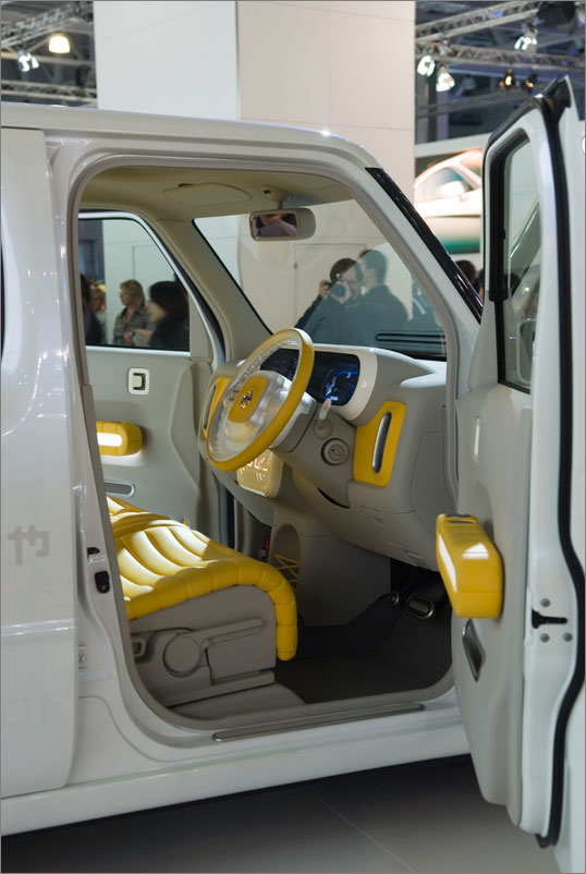 Nissan Denki Cube - Concent Car